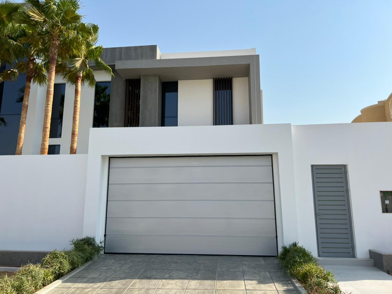 Smart garage door systems in Dubai