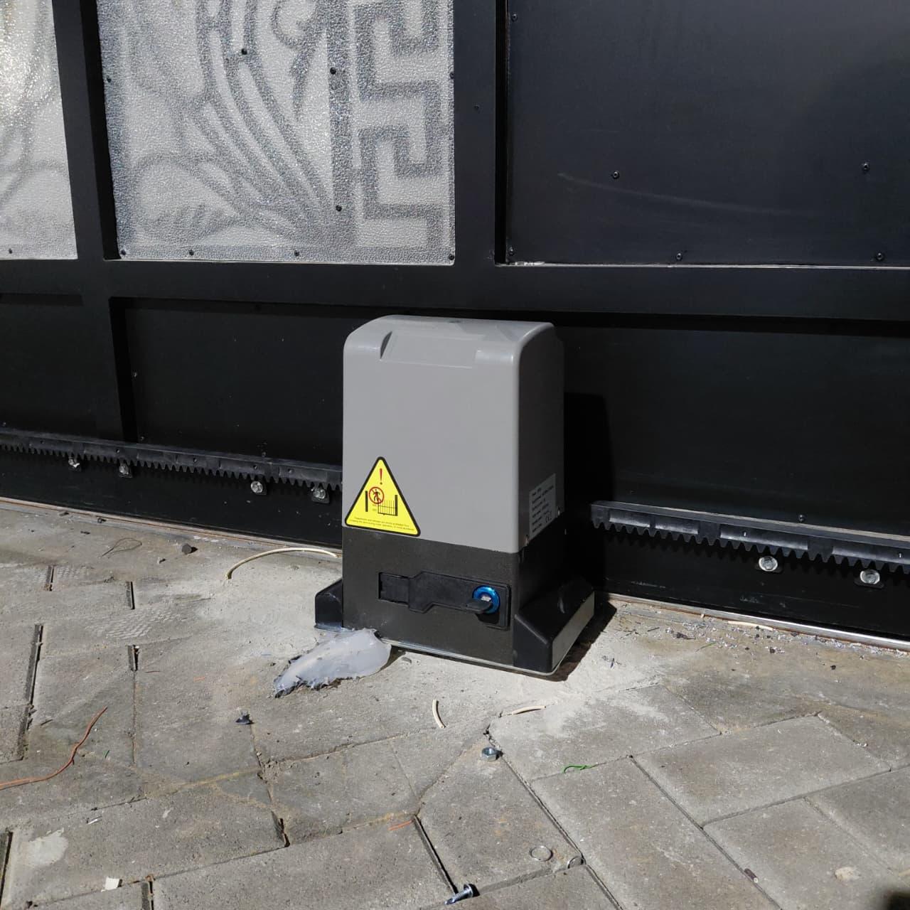 Outside door opening machine, 0542993558