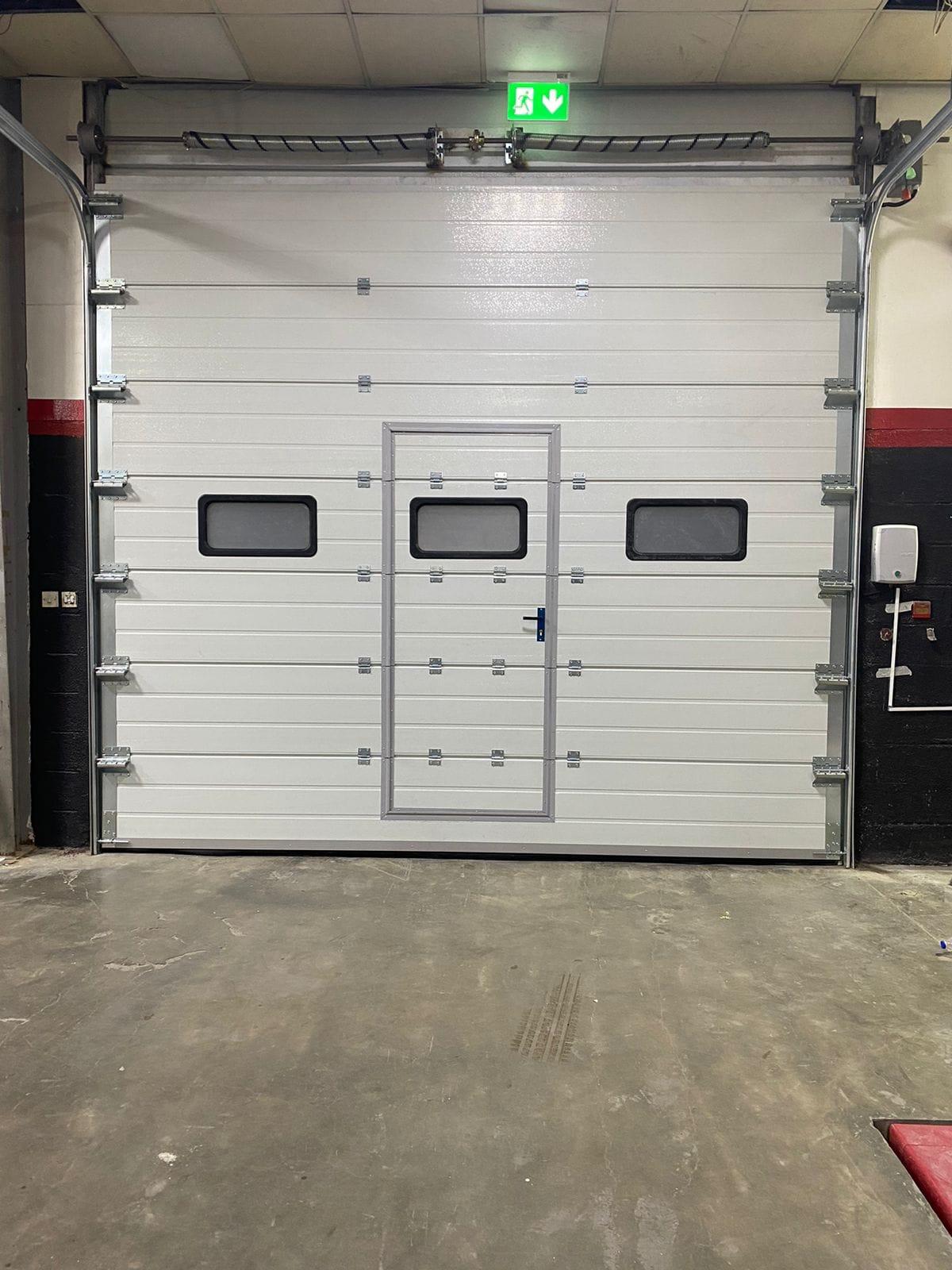 Choosing the Perfect Garage Door for Your Villa